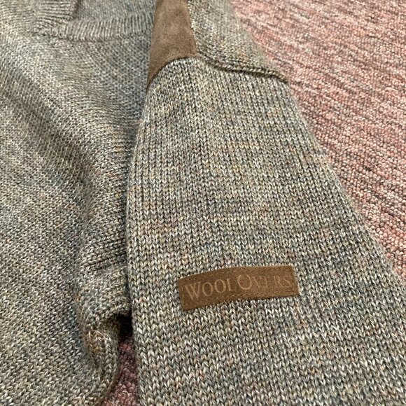 WoolOvers Men's Small Grey Wool Sweater V Neck Jumper With Leather Suede Patches - Picture 3 of 9